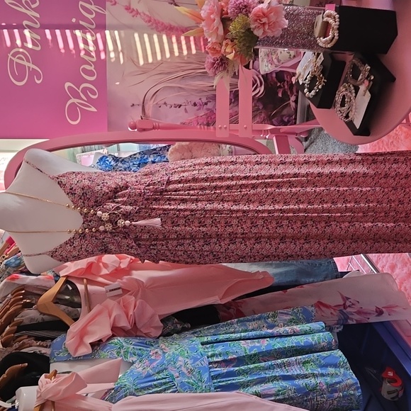 Colorblock Dresses & Skirts - Chic Floral Maxi Dress in Pink and Purple New